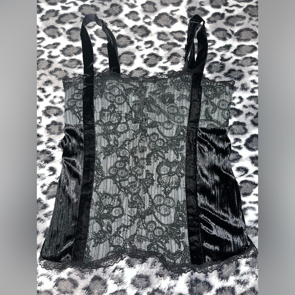 Morbid Threads top